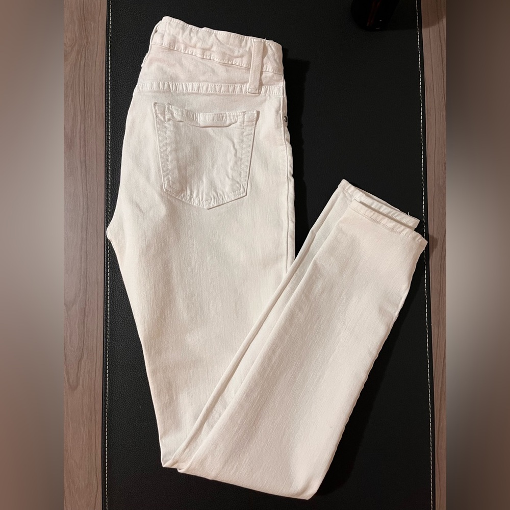 Just Black Women's Soft Cream Skinny Jeans